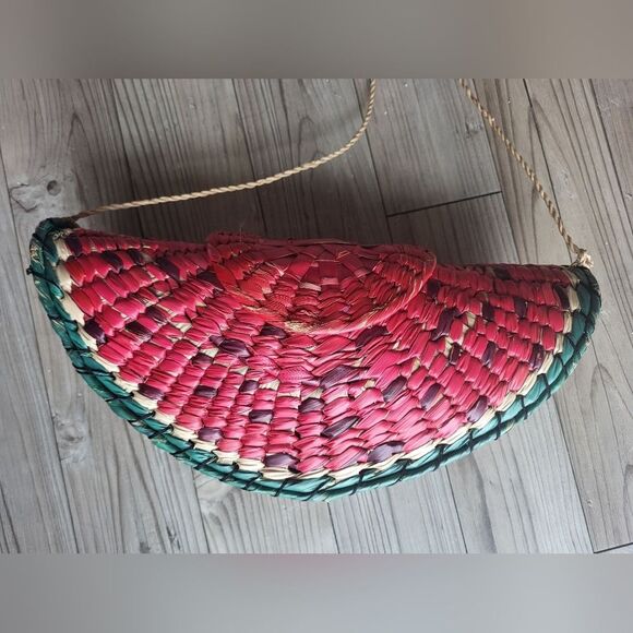 Vintage Woven Watermelon Slice Bag – Straw Rattan Crossbody - Picture 4 of 10